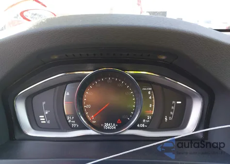 2017 Volvo V60 Cross Country T5 z USA, uszkodzony, nr VIN YV440MWKXH1040235